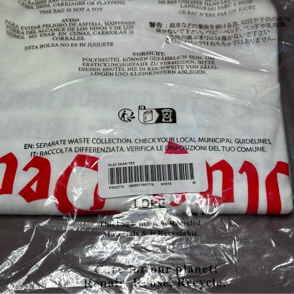 NWT 2022 SUPREME PLAY DEAD MENS MEDIUM WHITE DEADSTOCK IN RETAIL PACKAGING - Picture 5 of 5